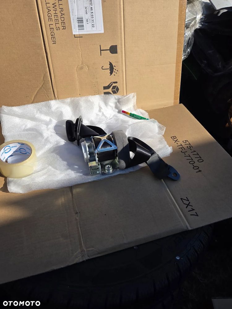 Pas bezpieczeństwa prawy przód przedni Citroen C4 Cactus 98009730XX 34142151 - 8
