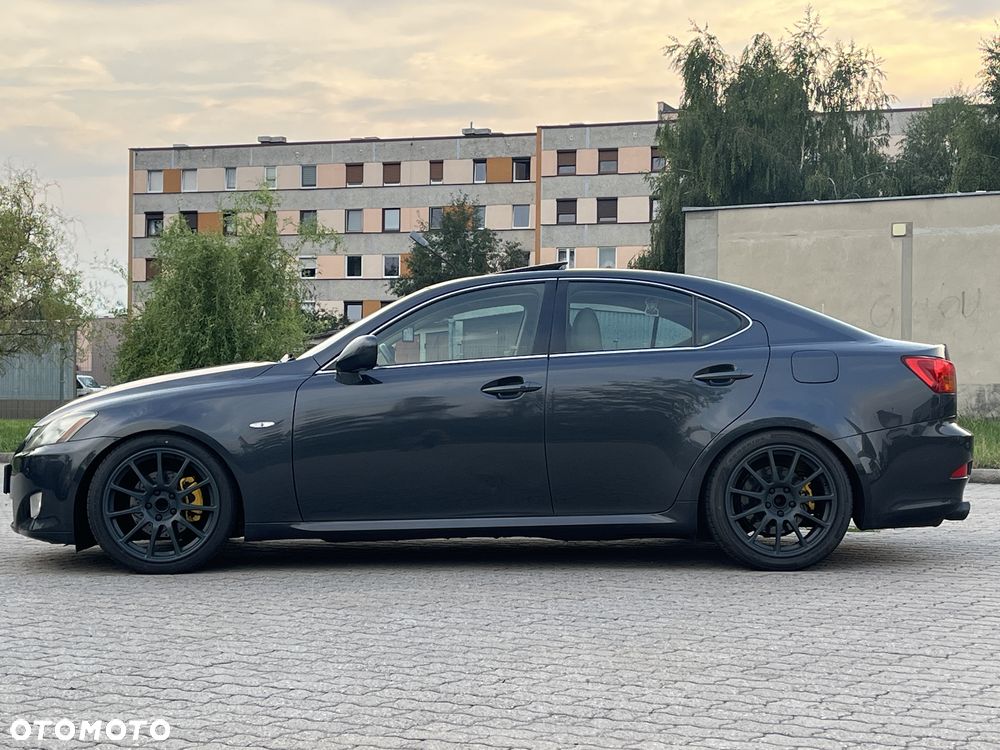 Lexus IS - 2