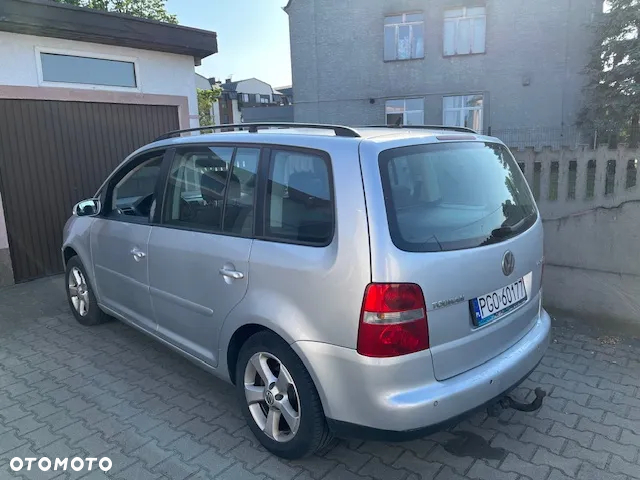Volkswagen Touran - 2