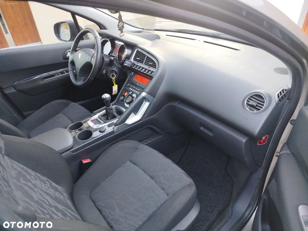 Peugeot 3008 1.6 Premium - 8