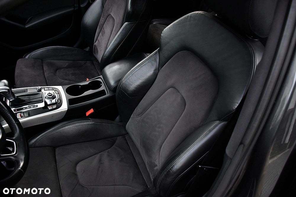 Audi A4 Avant 2.0 TDI DPF quattro S tronic S line Sportpaket - 32