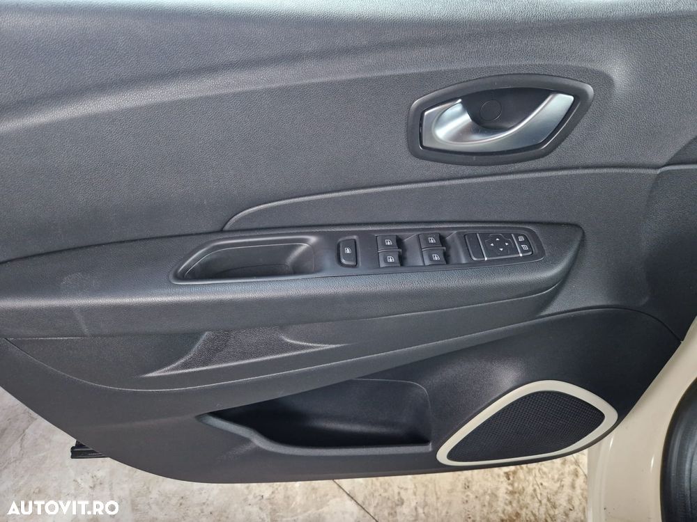 Renault Captur - 10