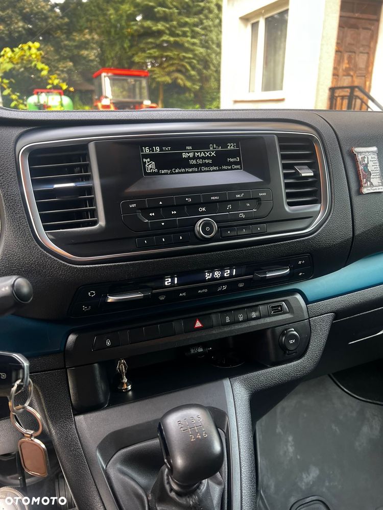 Peugeot Traveller - 11