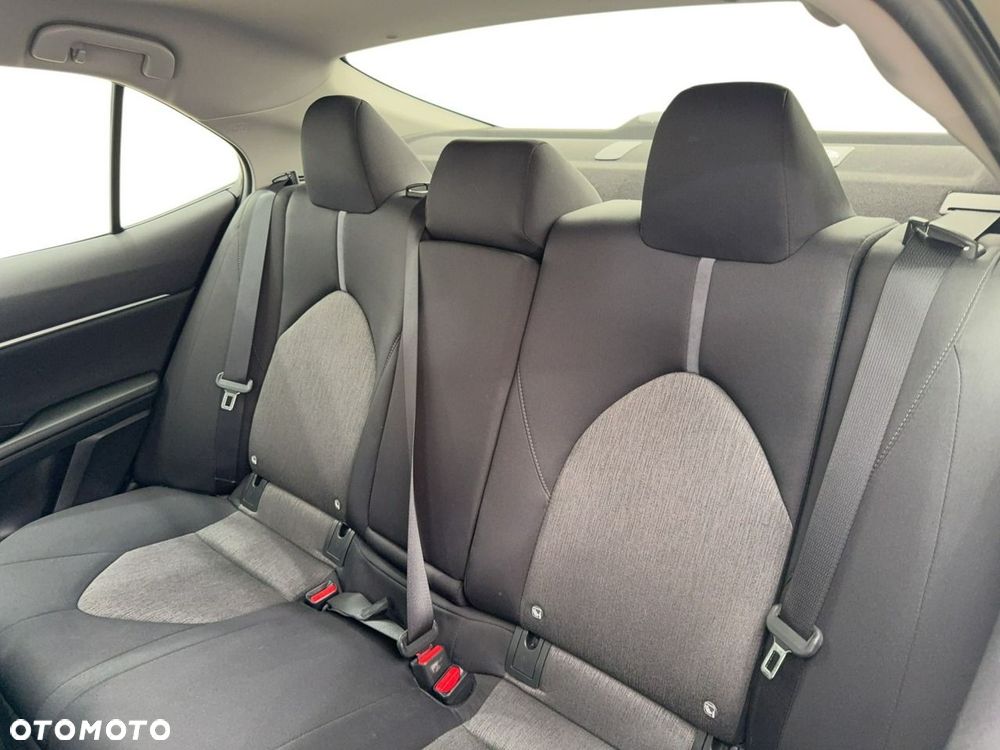 Toyota Camry - 12