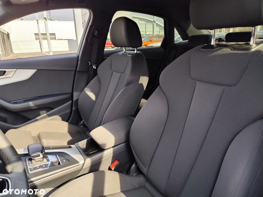 Audi A4 Limousine - 14