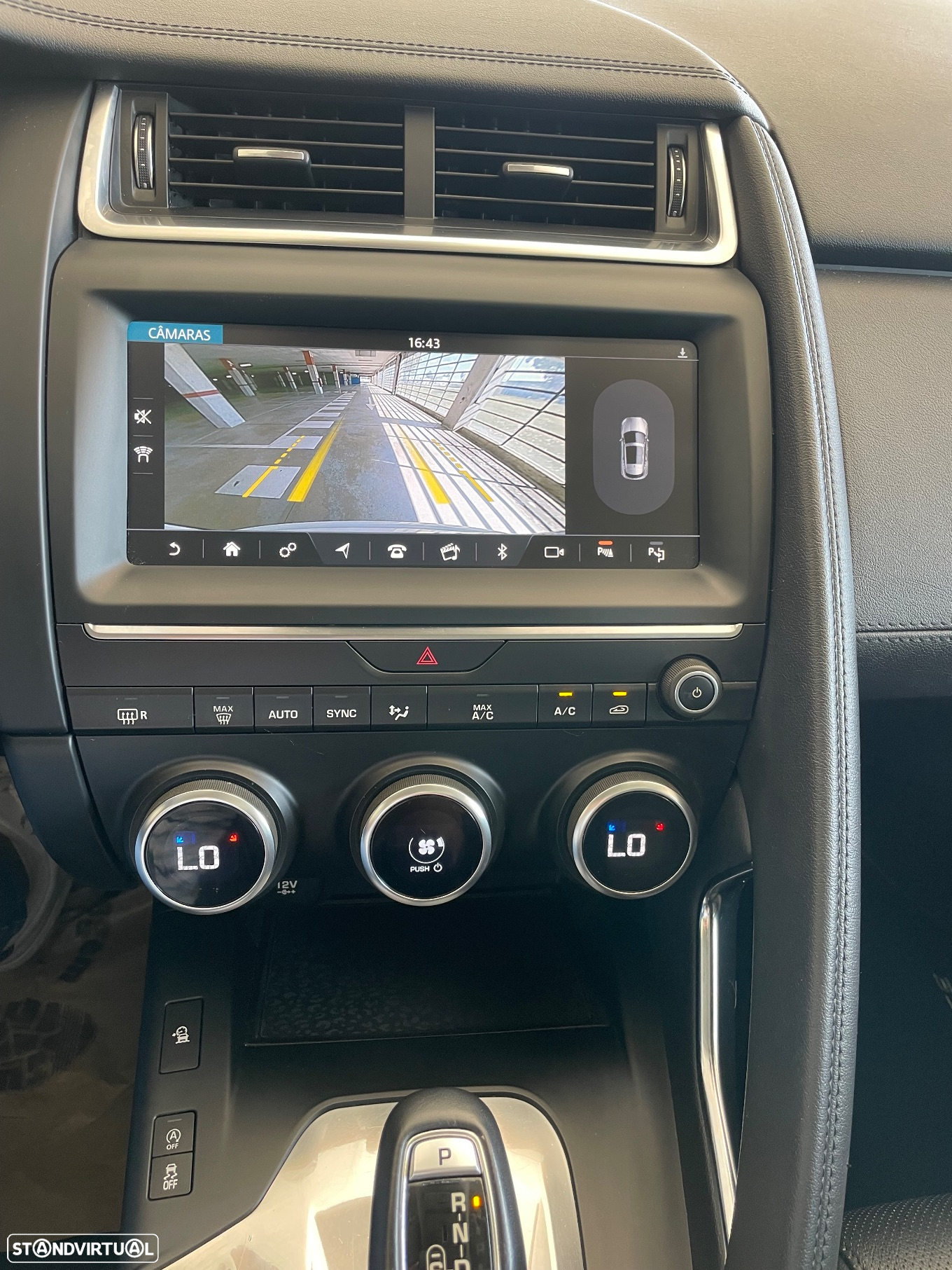 Jaguar E-Pace 2.0 i4D R-Dynamic S AWD Aut. - 14