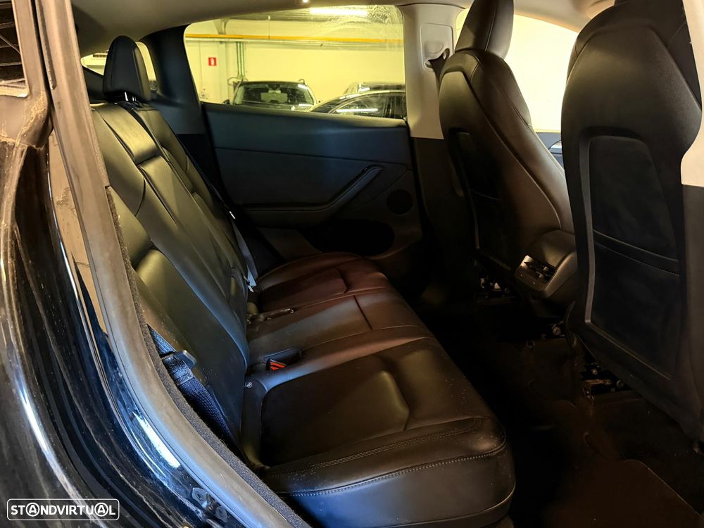 Tesla Model Y Long Range Dual Motor AWD - 12