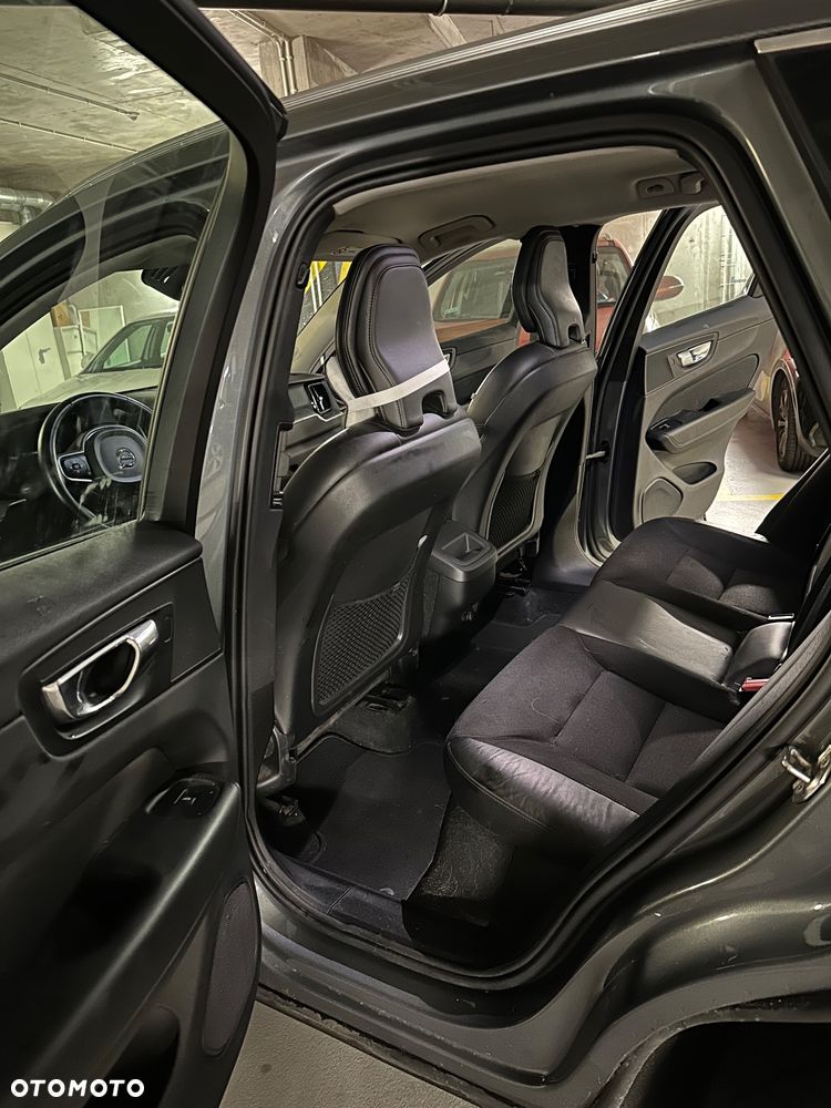 Volvo XC 60 D4 Momentum - 24