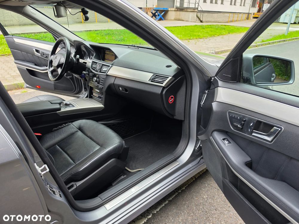 Mercedes-Benz Klasa E 350 4Matic 7G-TRONIC - 21