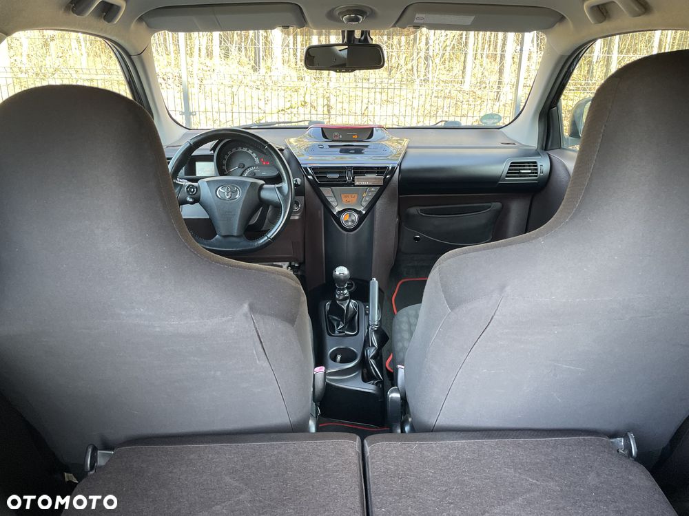 Toyota iQ 1.33 - 9