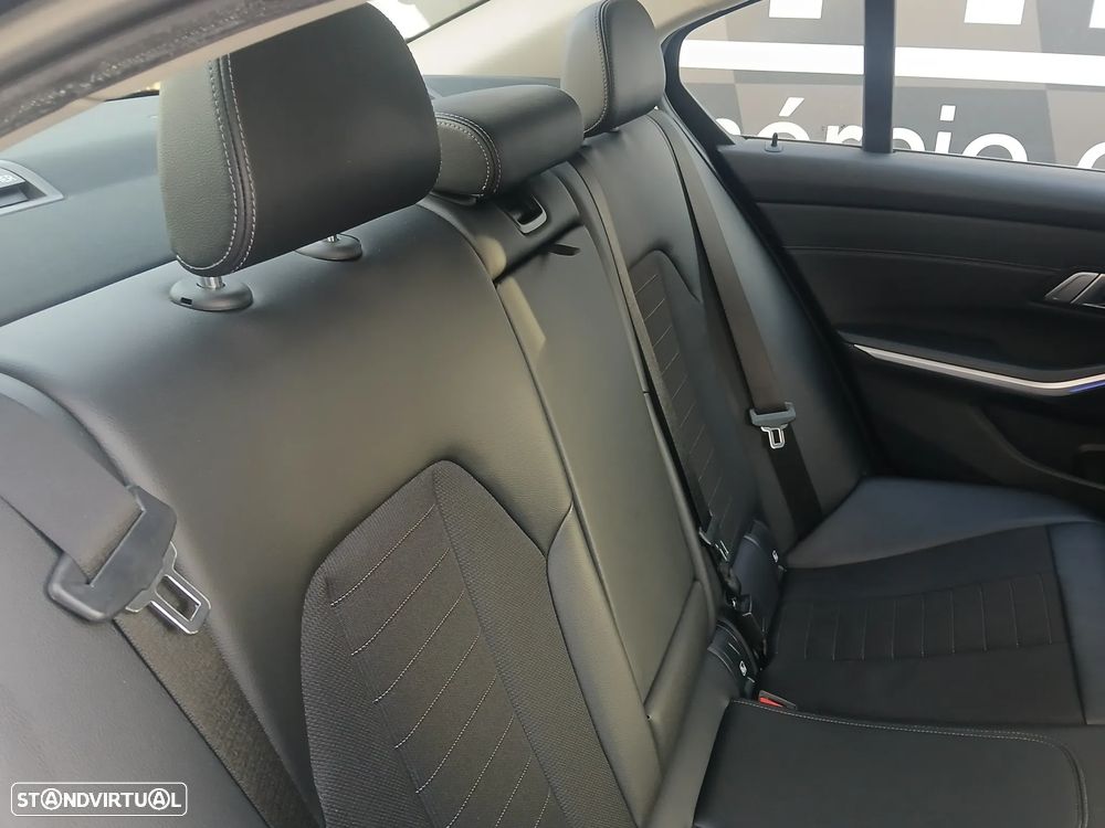 BMW 318 d Line Sport Auto - 18