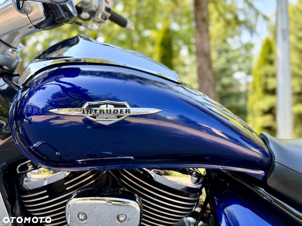 Suzuki Intruder - 16