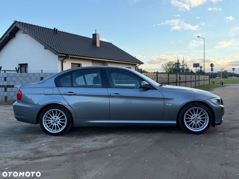 BMW Seria 3 318i Edition Exclusive - 6