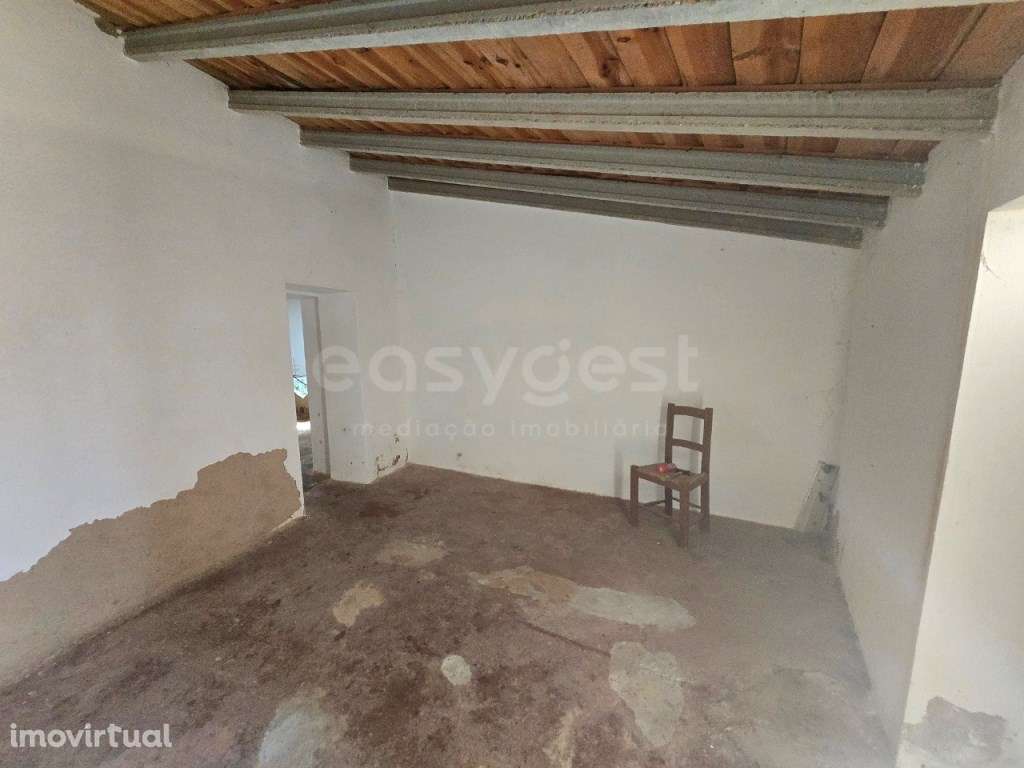 Moradia e Terreno Rústico localizados na freguesia de Alcaria Ruiva - Grande imagem: 3/14