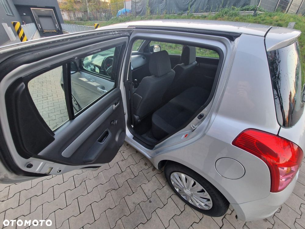Suzuki Swift - 4