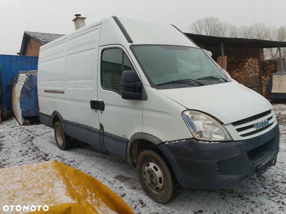 IVECO DAILY 40C15 CZĘŚCI DAWCA SZPILKA 3.0 HPI - 3