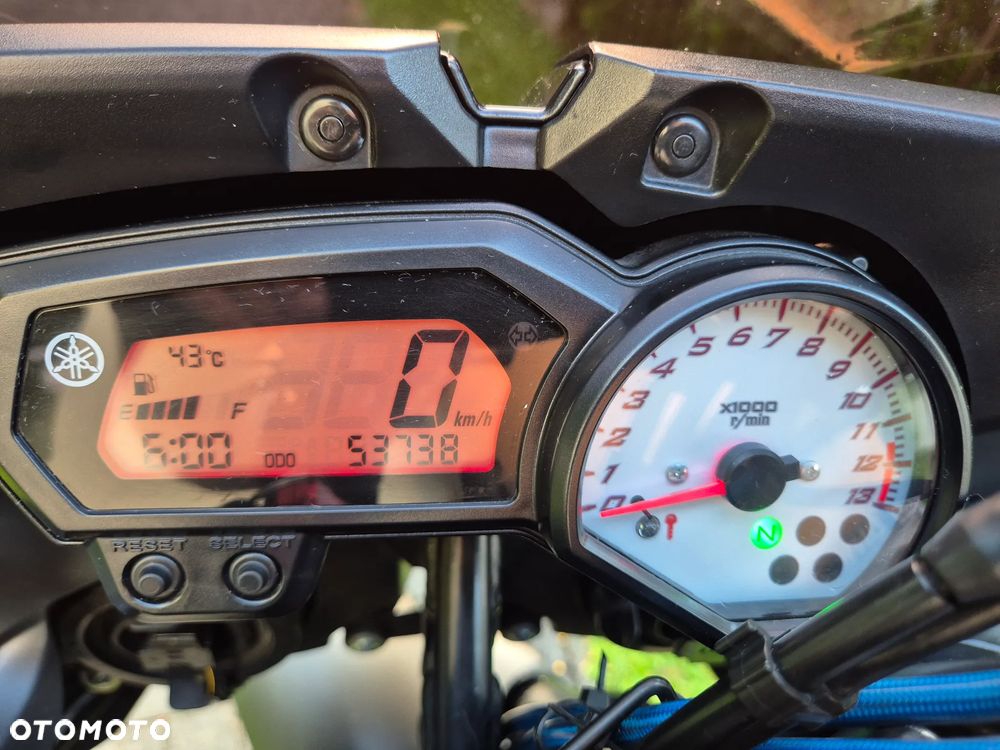 Yamaha FZ8 - 11