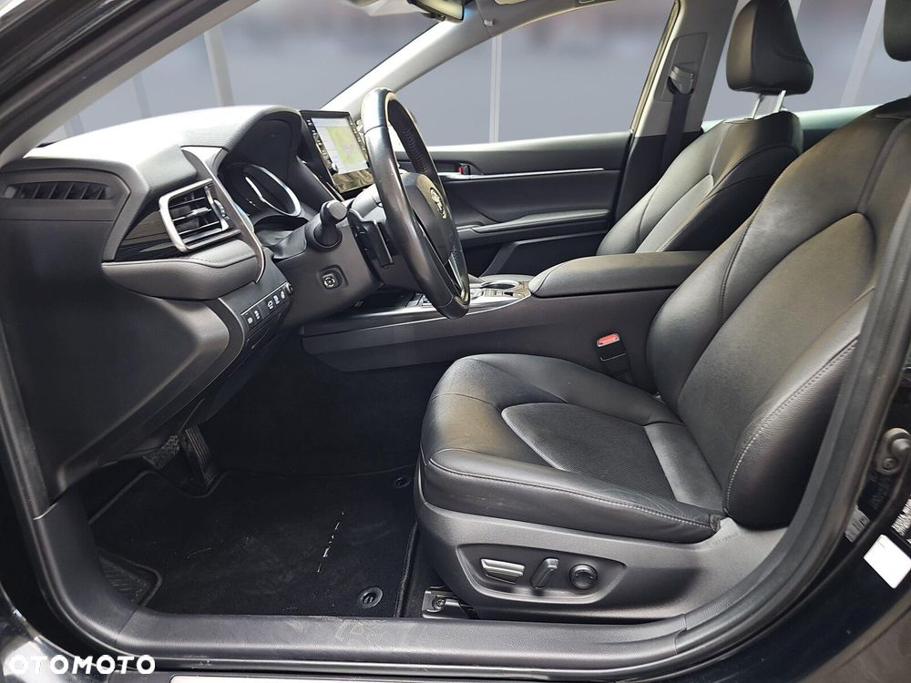 Toyota Camry 2.5 Hybrid Executive CVT - 9