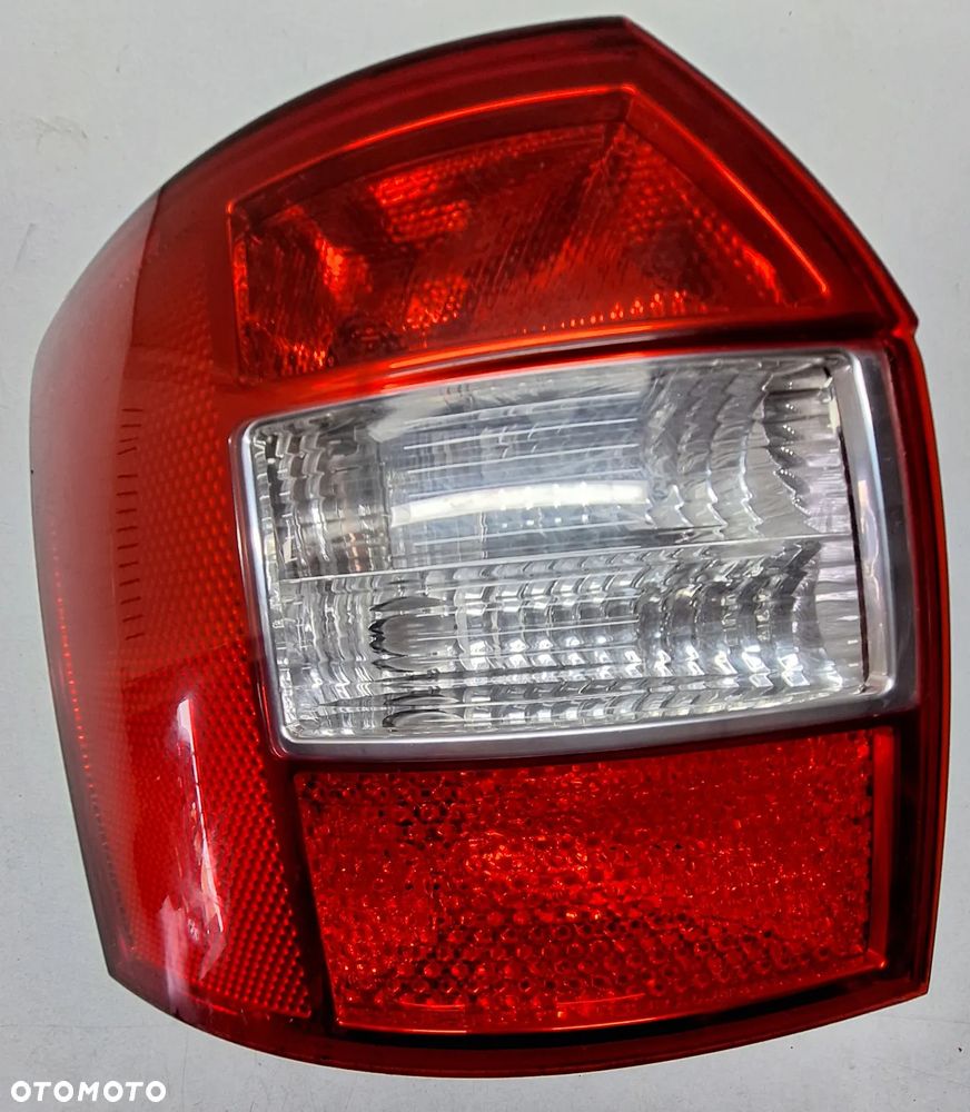 LAMPA TYLNA  PRAWA , LEWA - AUDI A4/ B6 AVANT  / EUROPA - 4