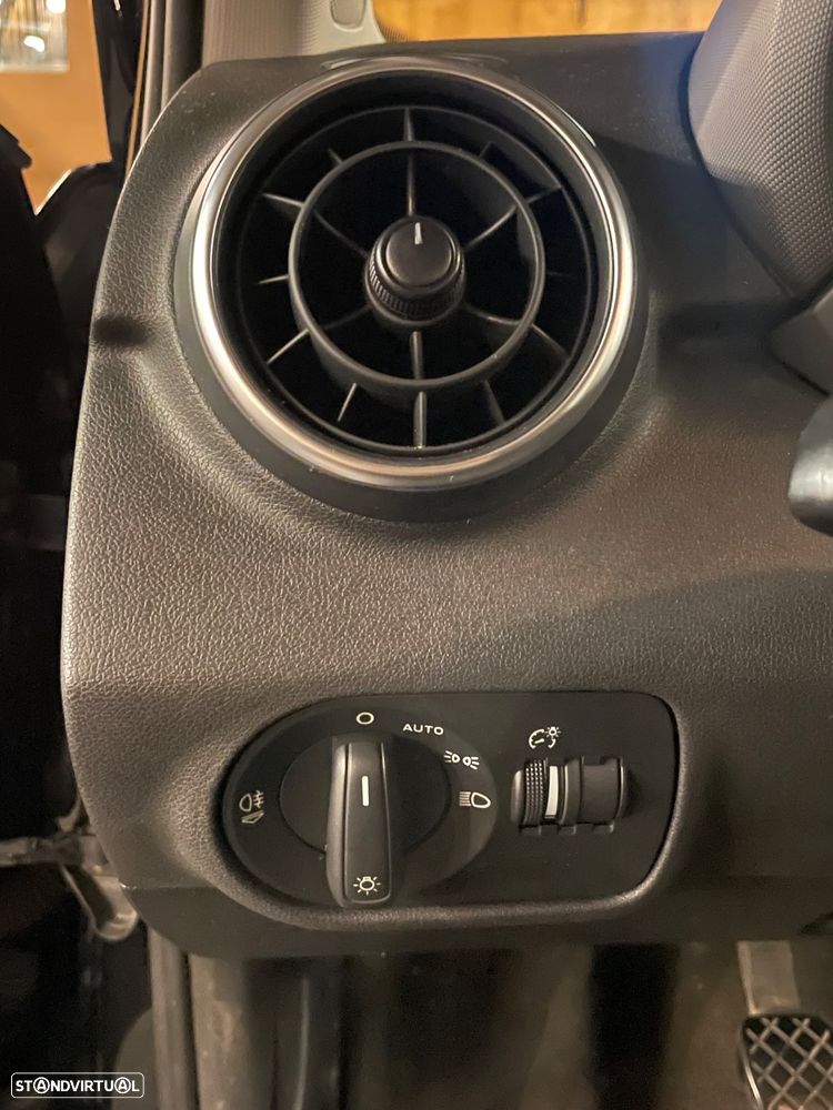 Audi A1 1.6 TDI Ambition - 11