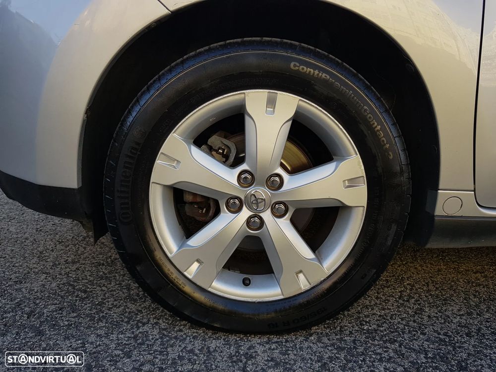 Toyota Urban Cruiser 1.33 VVT-i Sol - 59