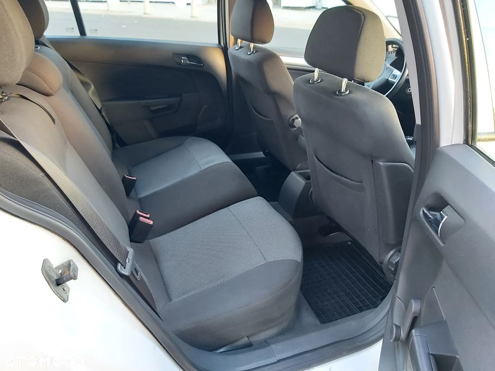 Opel Astra III 1.6 Enjoy - 10