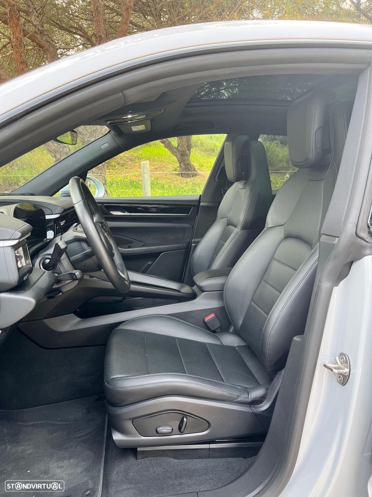 Porsche Macan Electric - 11