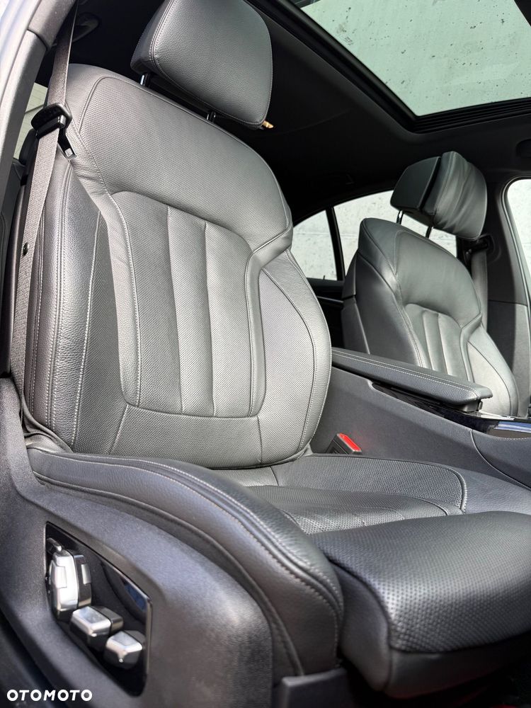 BMW Seria 5 540i xDrive mHEV M Sport sport - 13