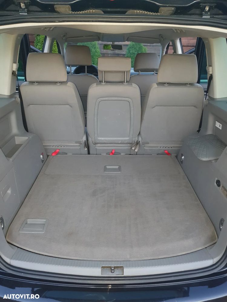 Volkswagen Touran - 20