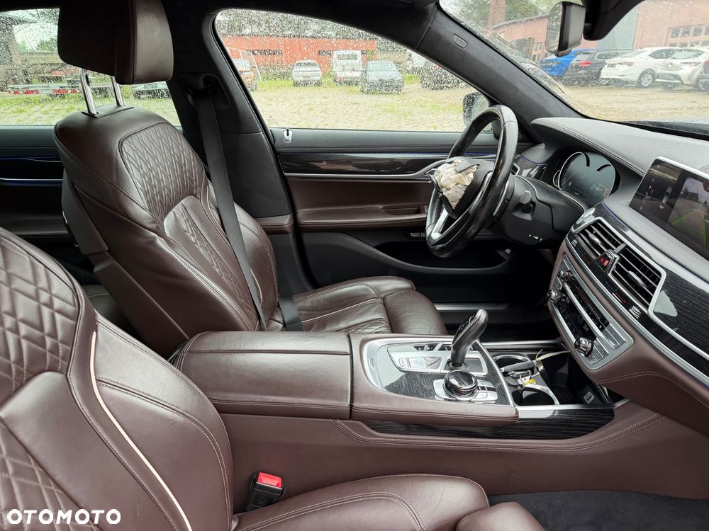 BMW Seria 7 740d xDrive - 27
