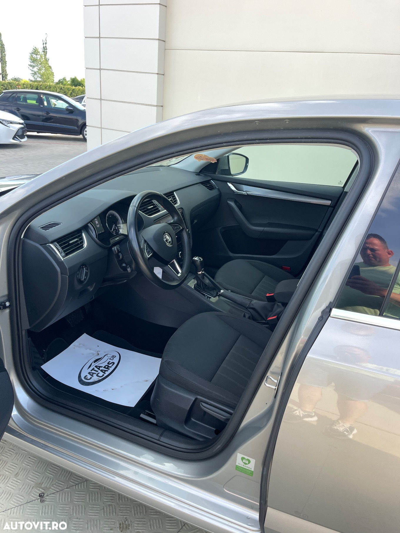Skoda Octavia 1.6 TDI DSG Style - 27