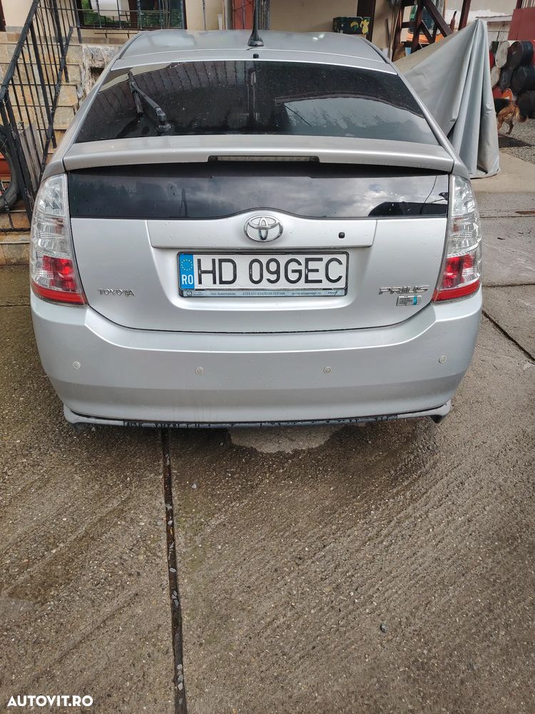 Toyota Prius (Hybrid) Luna - 2