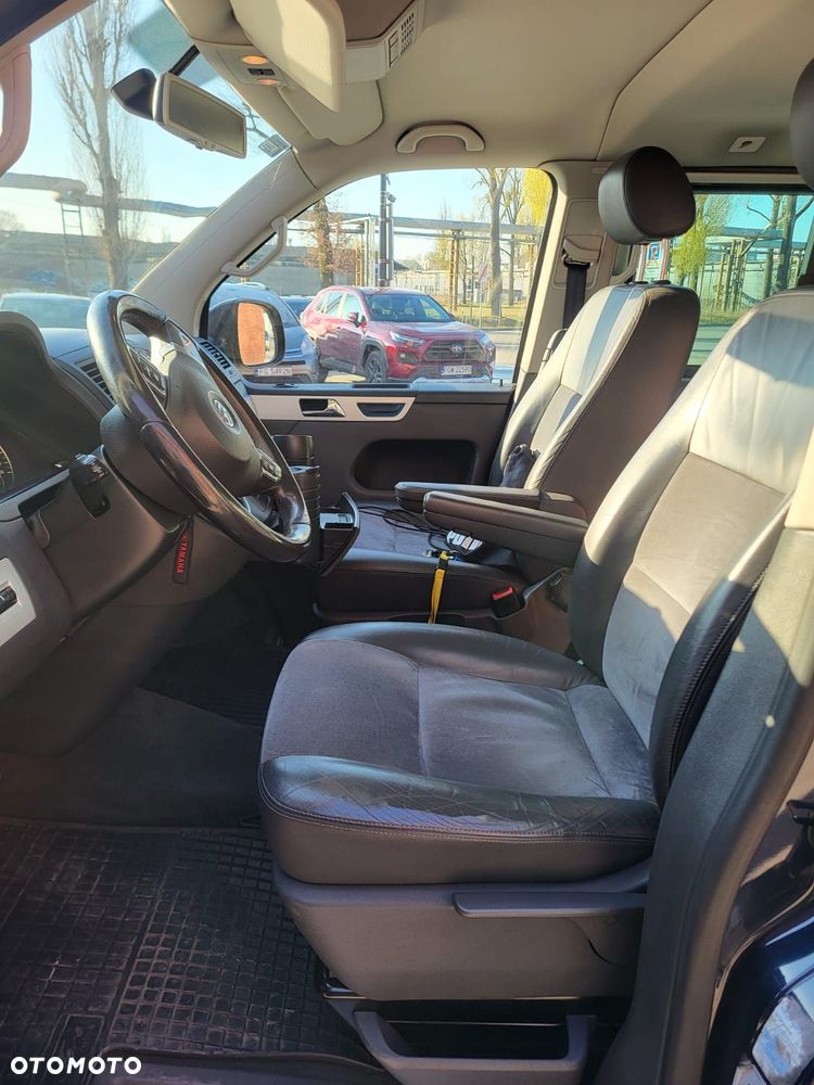 Volkswagen Multivan - 11