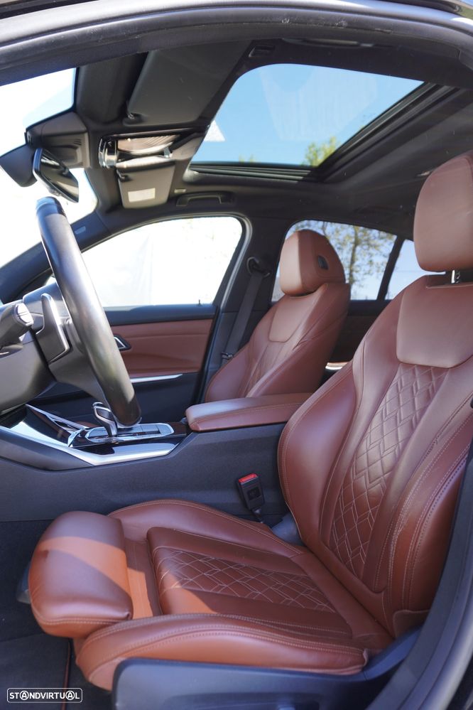 BMW 330 e Aut. Luxury Line - 33