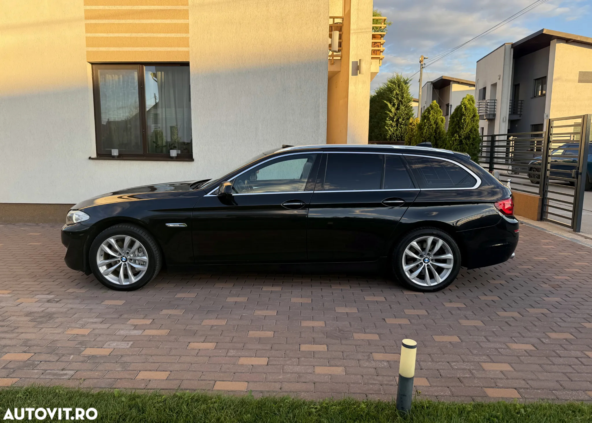 BMW Seria 5 525d Touring Aut. Luxury Line - 5