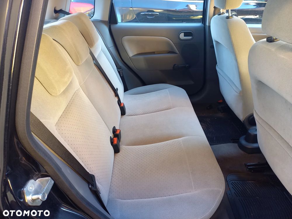 Ford Fiesta 1.4 Ghia - 25