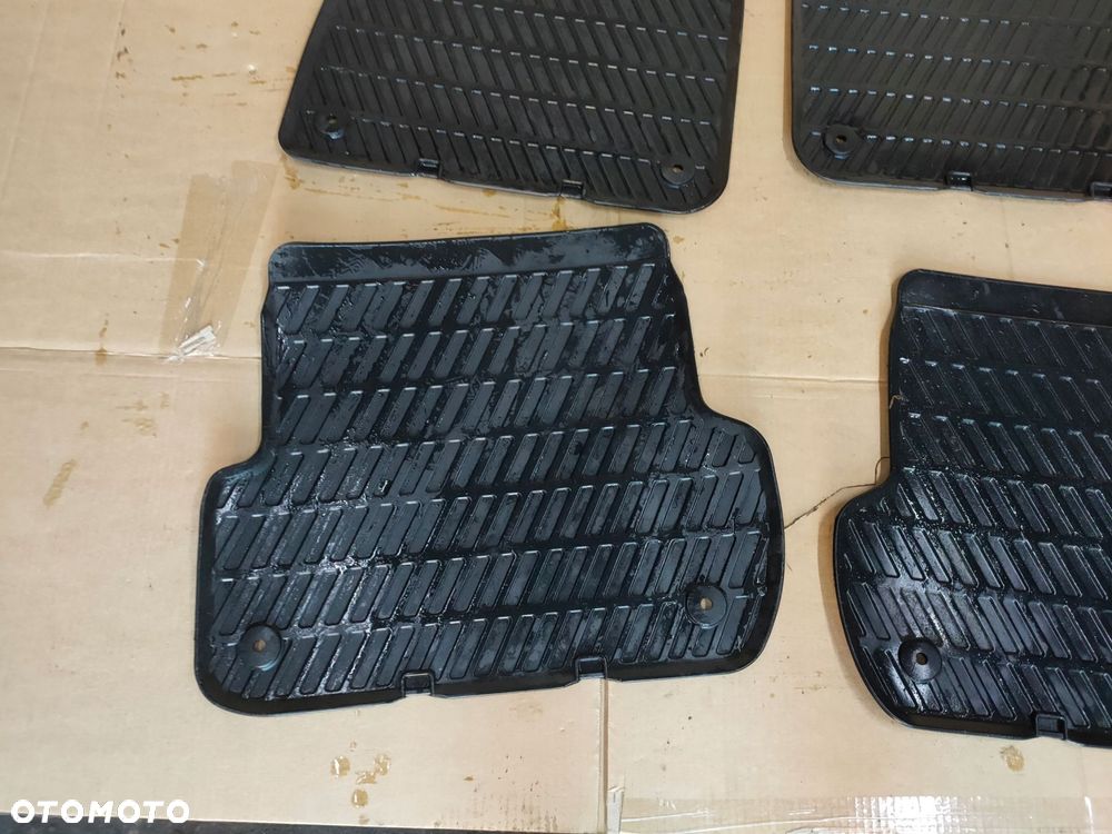 komplet dywaników gumowych audi a4 8e1061501 orginał czarne - 3