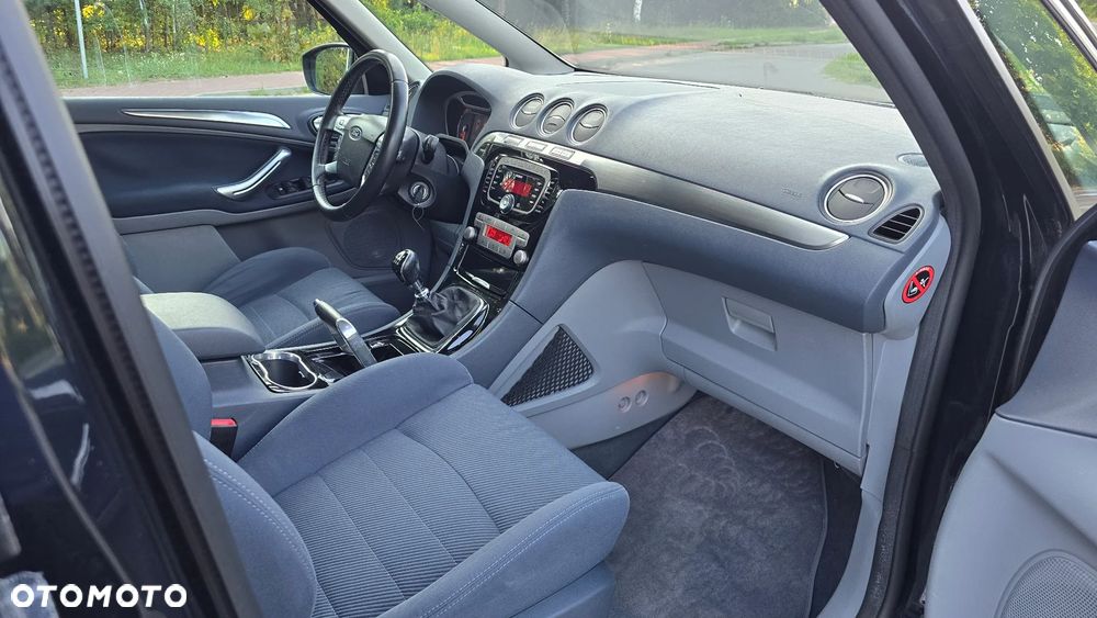 Ford S-Max - 11