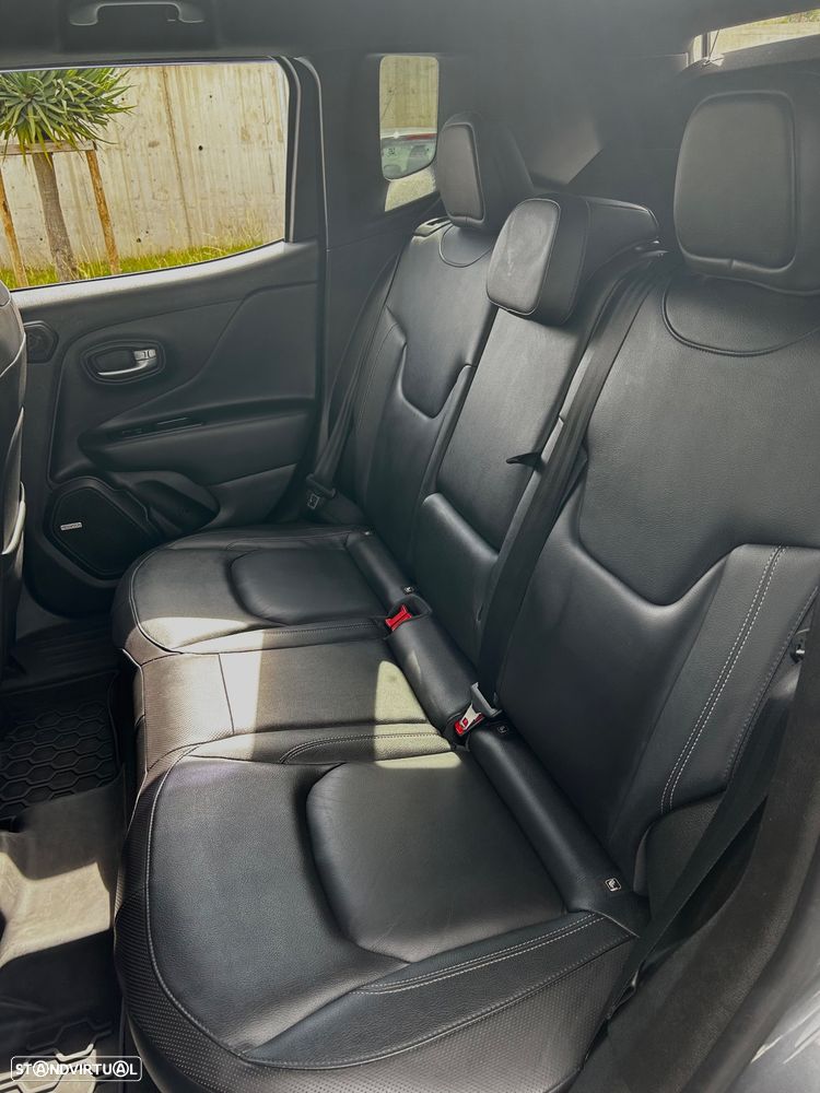 Jeep Renegade 1.3 T Limited S DCT — fotografia 16