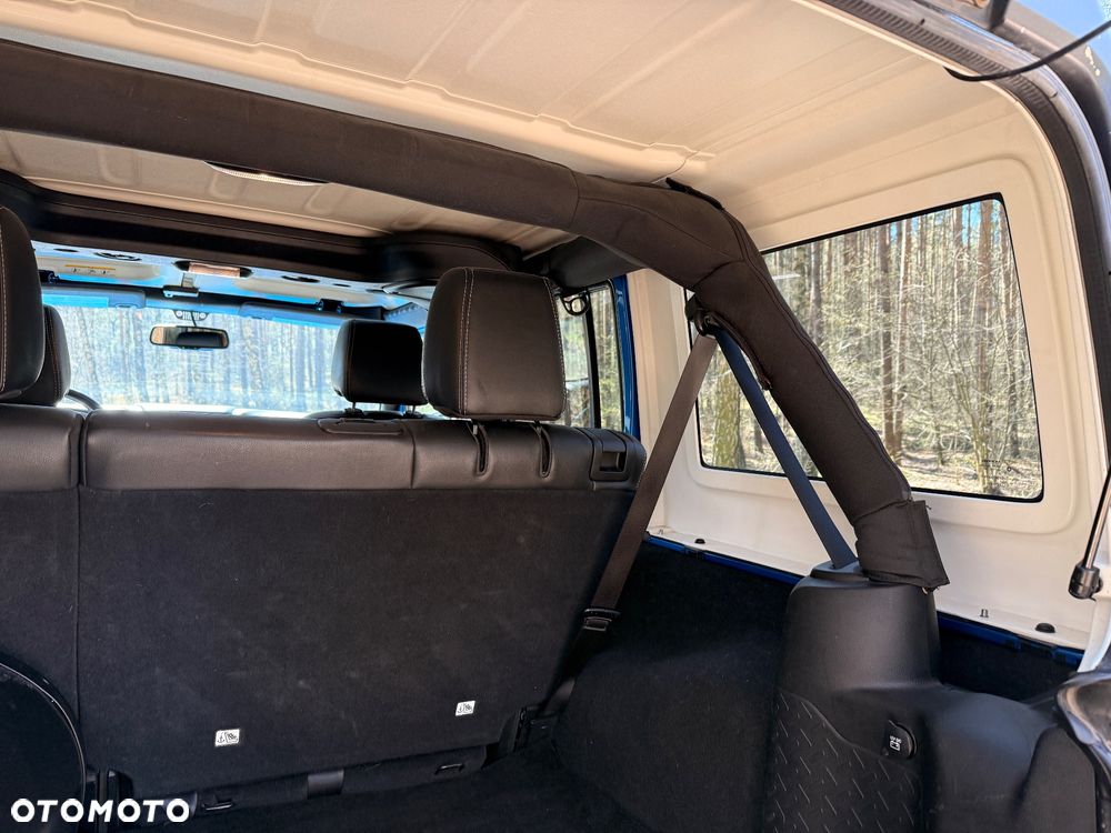 Jeep Wrangler 3.6 Unlim Sahara - 19