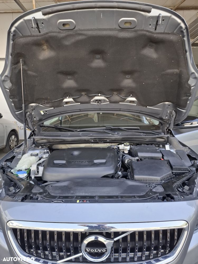 Volvo V40 T3 Aut. Momentum - 23