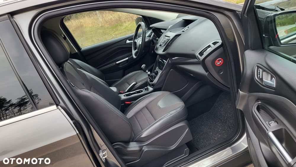 Ford Kuga 2.0 TDCi 4x4 Titanium - 28