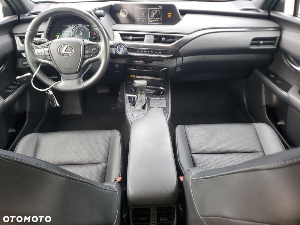 Lexus UX - 9