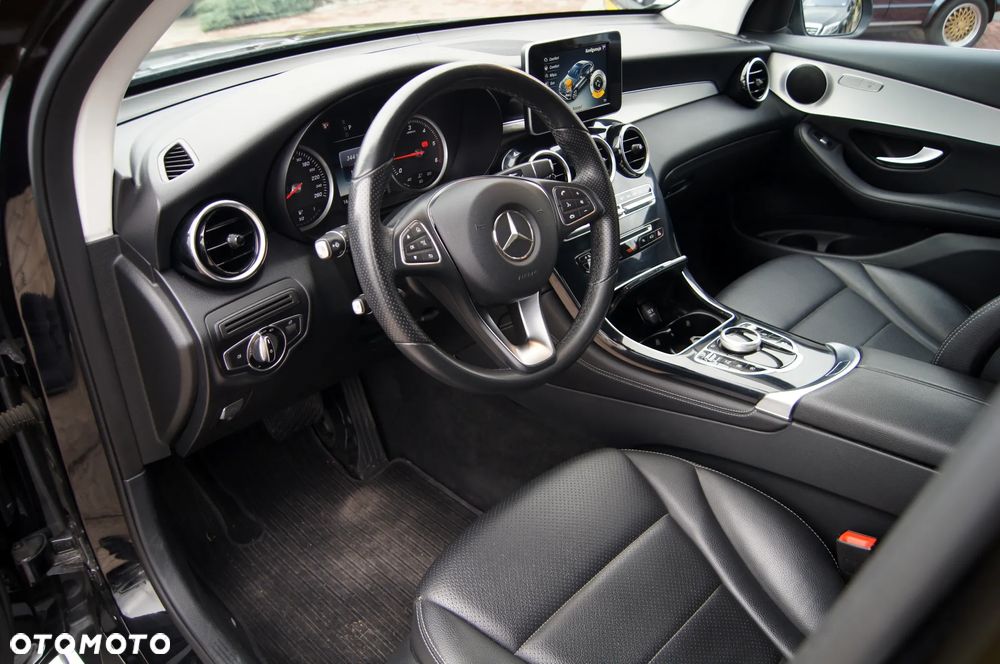 Mercedes-Benz GLC 220 d Coupe 4Matic 9G-TRONIC AMG Line - 8
