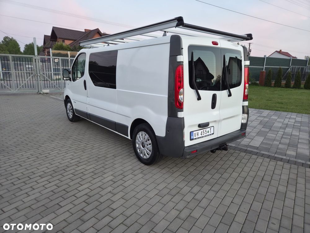 Renault TRAFIC LONG CLIMATRONIC TEMPOMAT ORYGINAŁ ZADBANY FULL OPCJA DOPOSAŻONY - 4