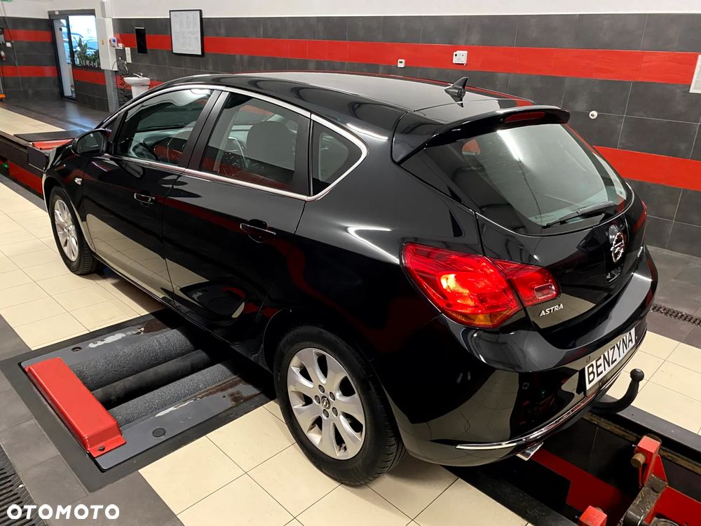 Opel Astra 1.4 T Cosmo S&S - 12