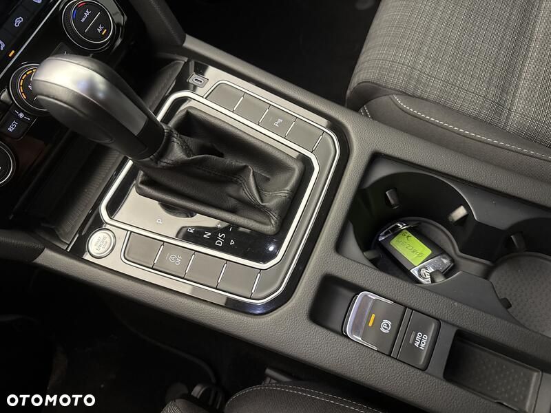 Volkswagen Passat - 18