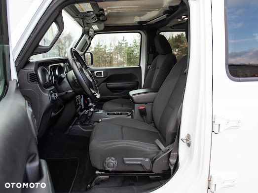 Jeep Wrangler - 13