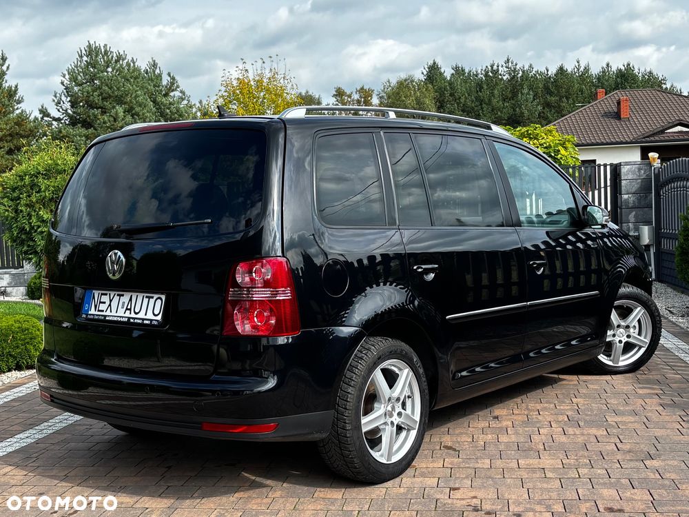 Volkswagen Touran 2.0 TDI DPF Highline - 15