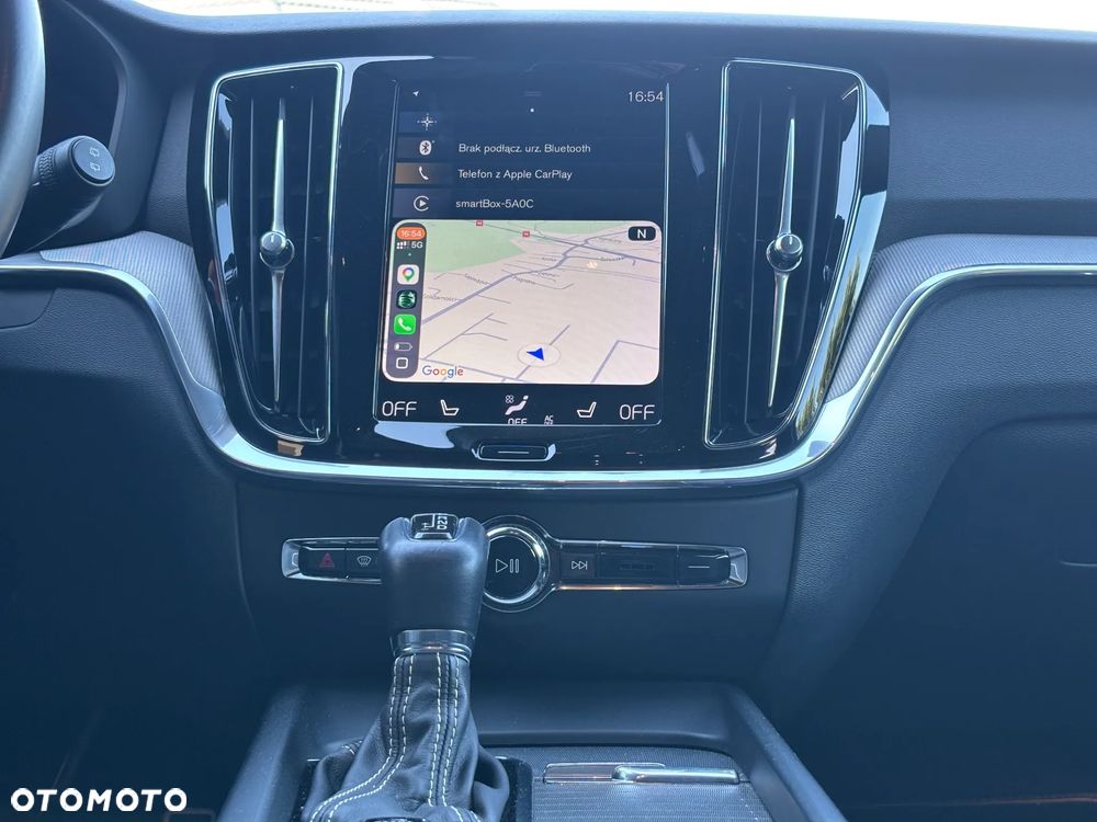 Volvo V60 D4 R-Design - 19